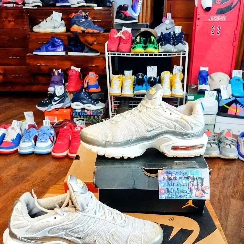 Nike Air Max Plus Gs White Metallic Silver size 5.5Y (Pre-Owned) - Picture 3 of 5